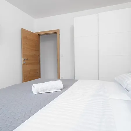 Apartvilla Okit Ii Srima