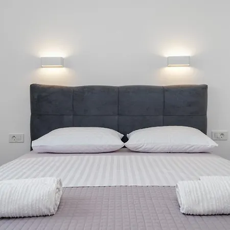 Apartvilla Okit Ii *