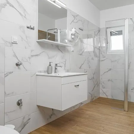 Apartvilla Okit Ii Apartmán Srima